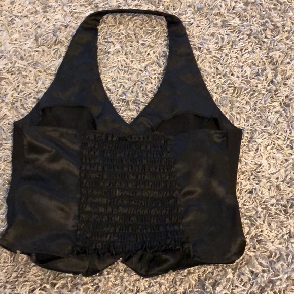 ~SOLD~ (gifted 🎁 with sale) Black Vest - Picture 2 of 4